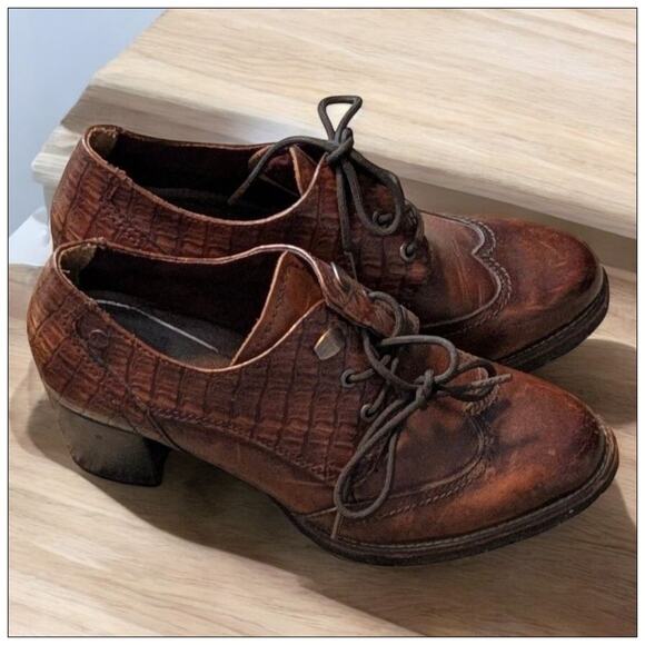 Brown Leather TAMARIS Lace Up Oxford Style Crocodile Print Derby Shoes Size 5.5 - Picture 2 of 6